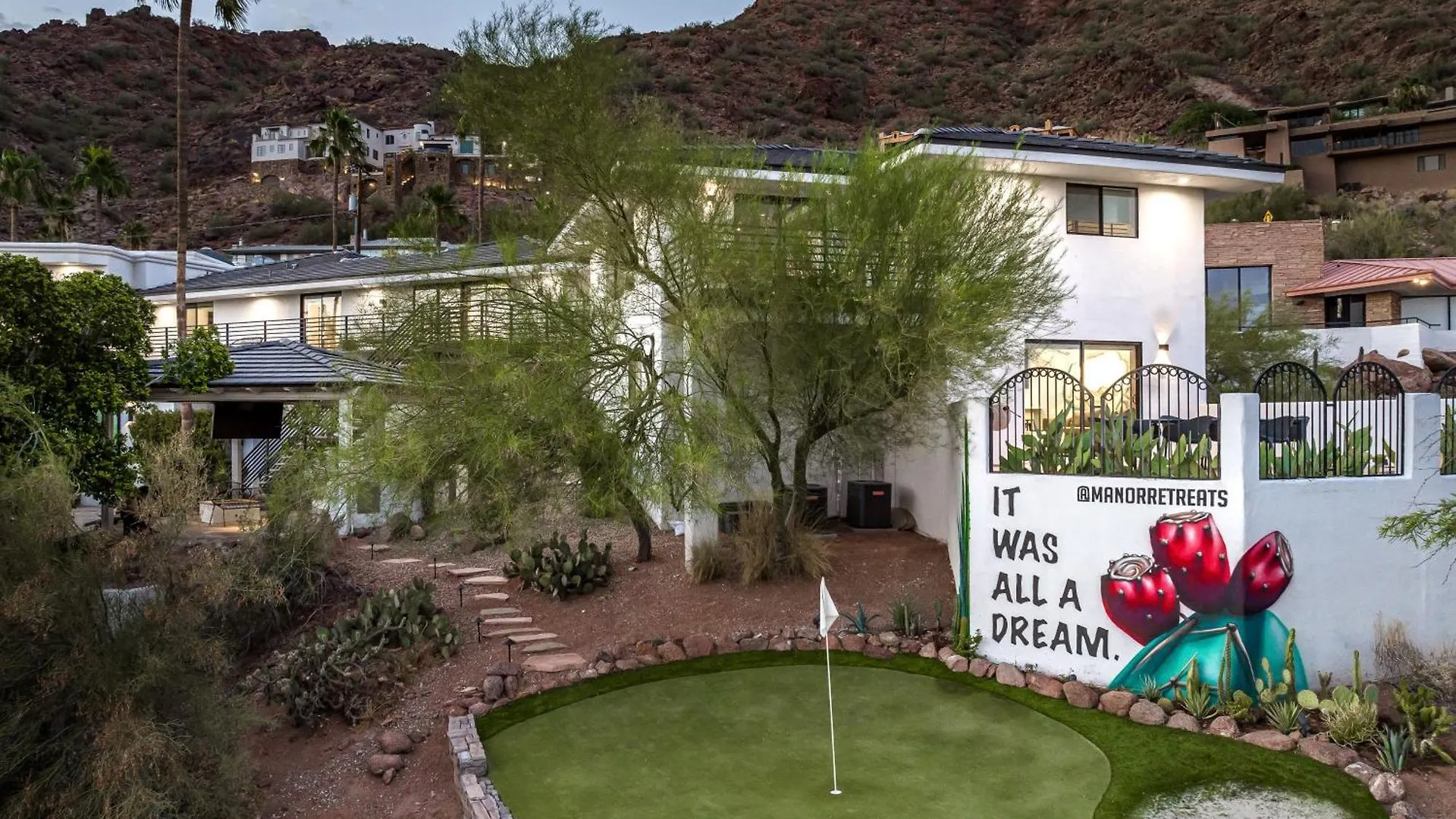 度假居 Camelback Mountain Mansion - Micro-Resort, Views, Golf, Heated Pool, Game Room 凤凰城