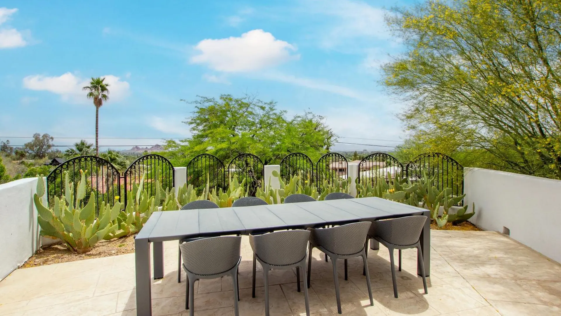 Camelback Mountain Mansion - Micro-Resort, Views, Golf, Heated Pool, Game Room 凤凰城 0*,