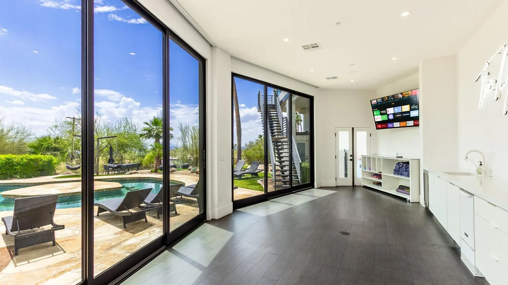 Camelback Mountain Mansion - Micro-Resort, Views, Golf, Heated Pool, Game Room 凤凰城