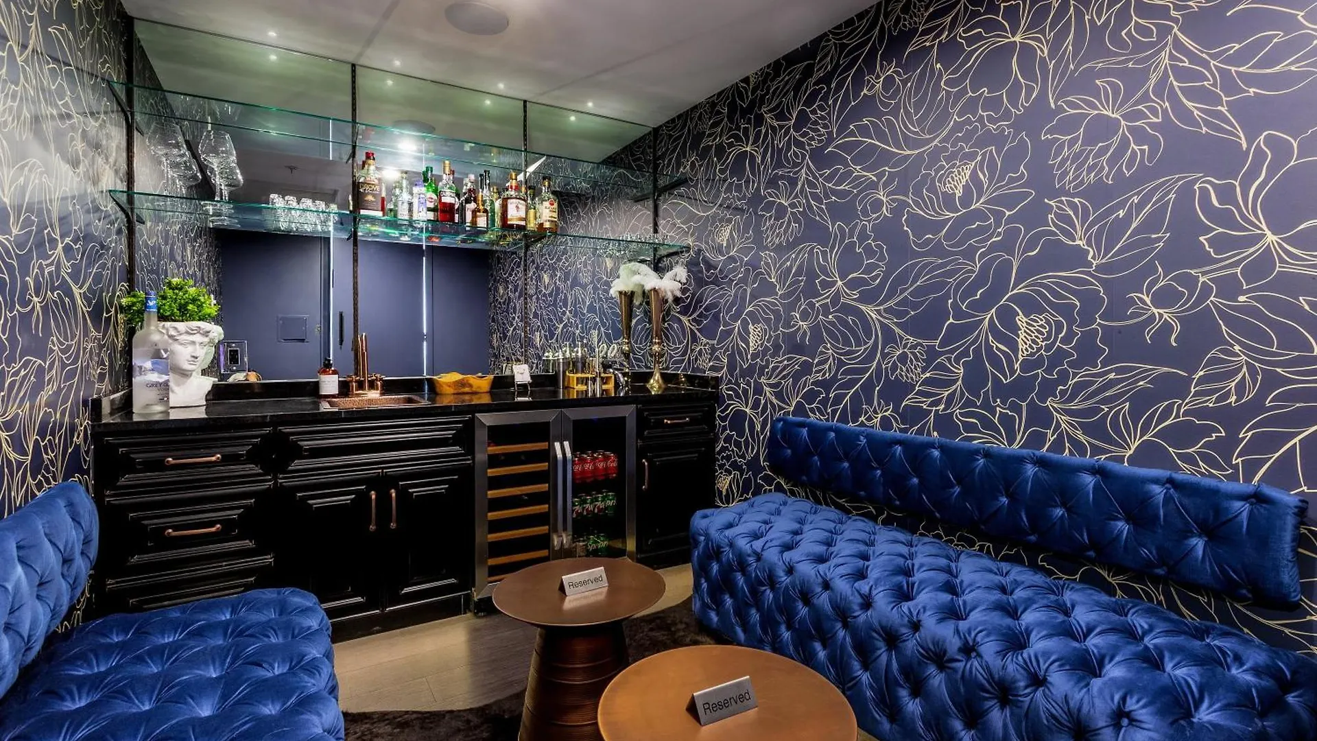 Camelback Mountain Mansion - Micro-Resort, Views, Golf, Heated Pool, Game Room 凤凰城 美国