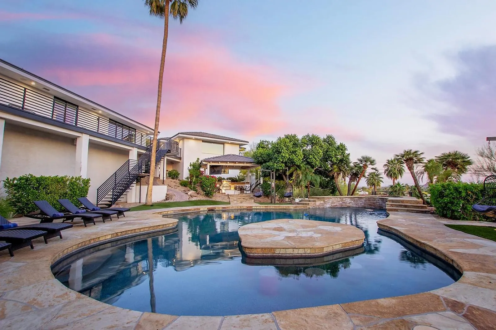Camelback Mountain Mansion - Micro-Resort, Views, Golf, Heated Pool, Game Room 凤凰城 0*,