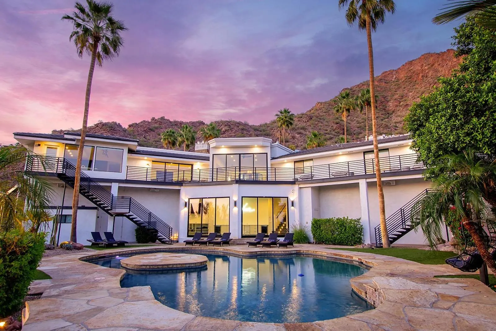 度假居 Camelback Mountain Mansion - Micro-Resort, Views, Golf, Heated Pool, Game Room 凤凰城