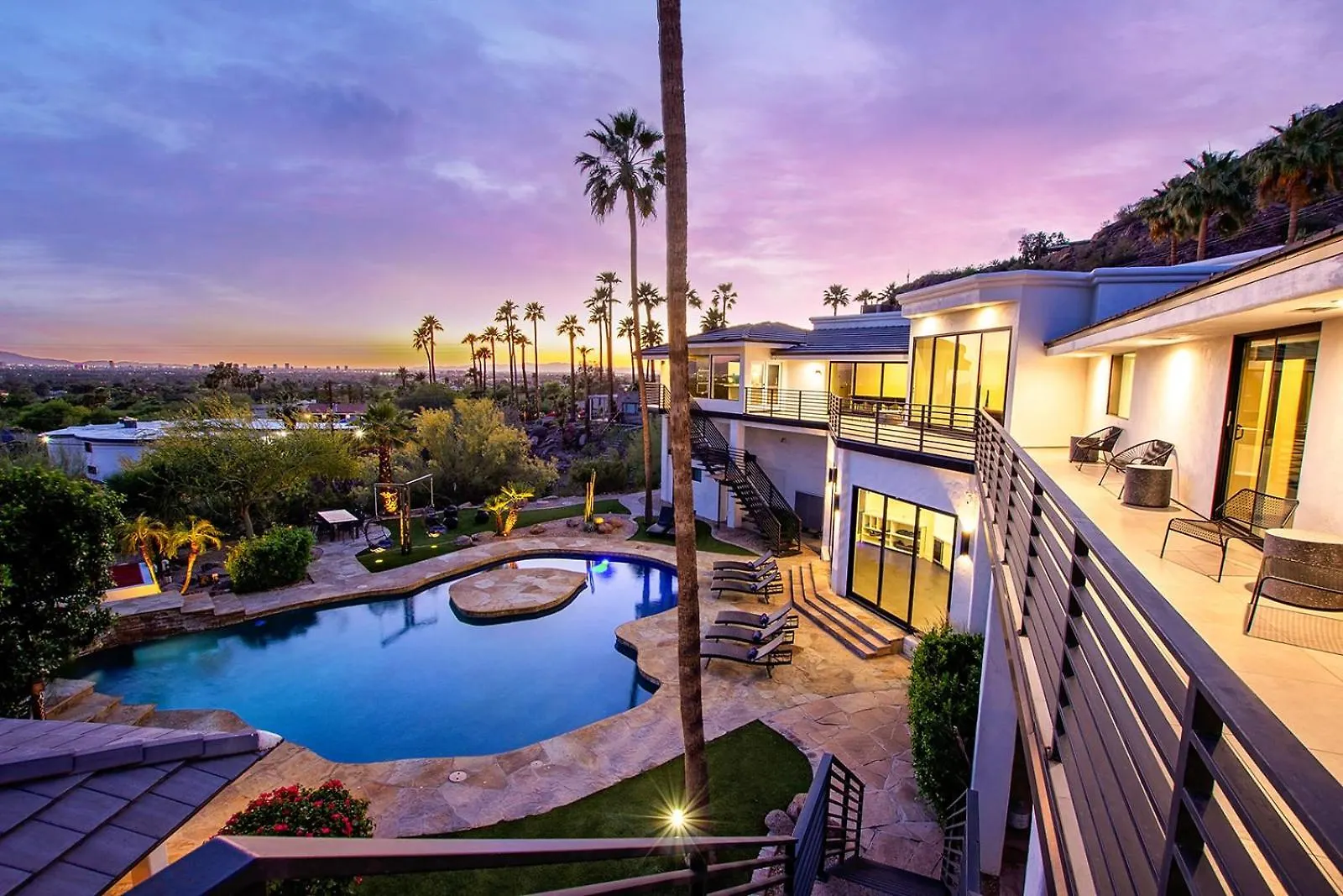 Camelback Mountain Mansion - Micro-Resort, Views, Golf, Heated Pool, Game Room 凤凰城 0*,  美国